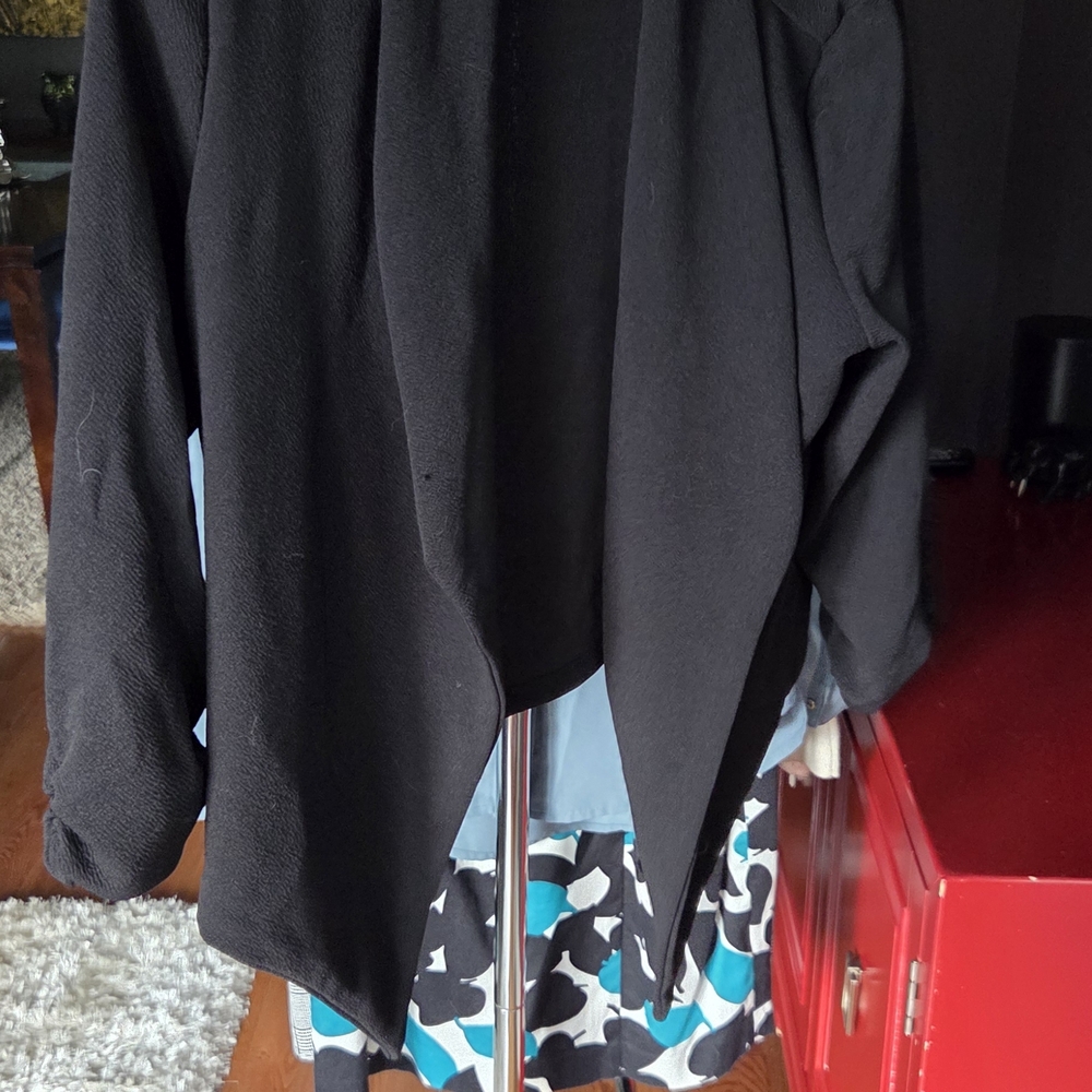 Hybrid & Company Black Blazer Jacket